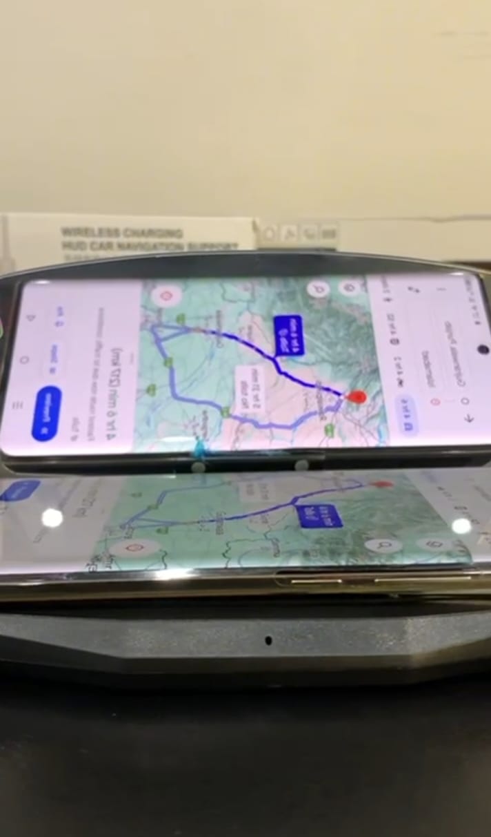 Mirror reflection wirless charger