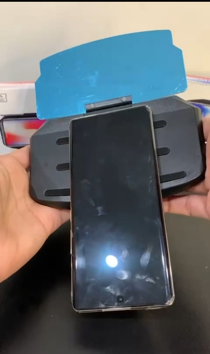 Mirror reflection wirless charger
